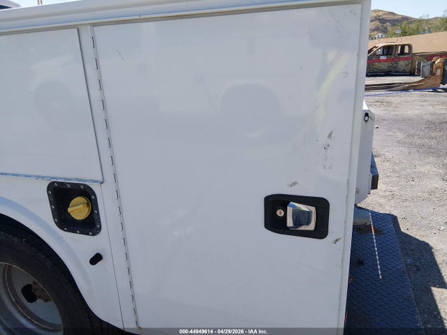 Ford F-350 Chassis Xl 2016 1FDRF3G60GEC86670 Image 15