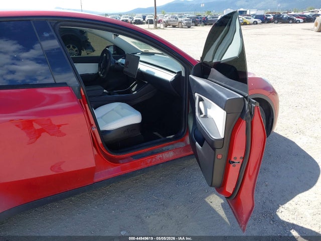 2020 Tesla Model Y Long Range Dual Motor All-wheel Drive მანქანა იყიდება აუქციონზე, vin: 5YJYGDEE2LF018192, აუქციონის ნომერი: 44949619