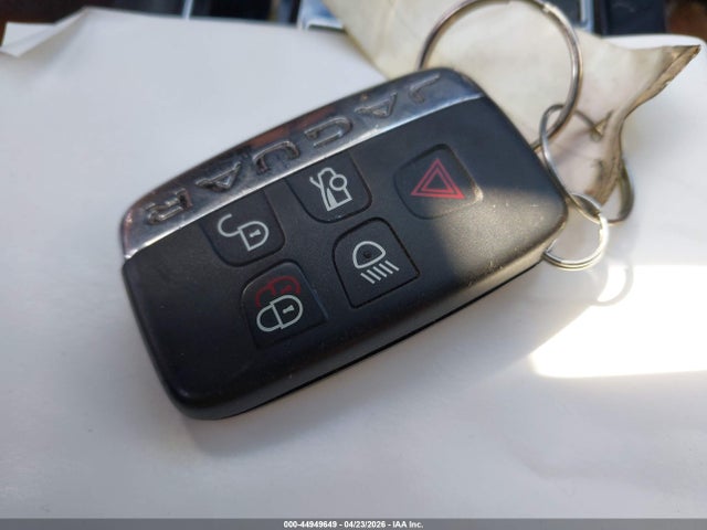 Продажа на аукционе авто 2015 Jaguar Xj Xjl Portfolio, vin: SAJWJ2GD4F8V77220, номер лота: 44949649