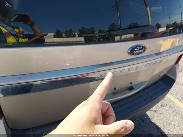 1FMJU1GT0HEA15106 Ford Expedition Xl