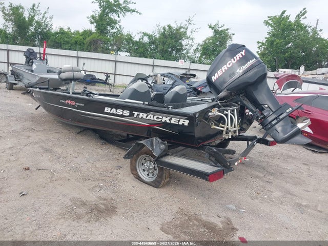 44949659 :رقم المزاد ، BUJ10080J314 vin ، 2014 Tracker Pt190tx مزاد بيع