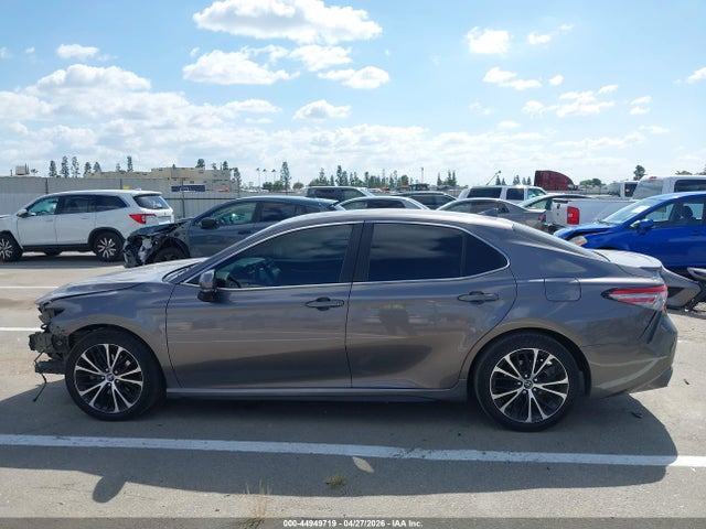 4T1B11HK3JU649119 Toyota CAMRY SE