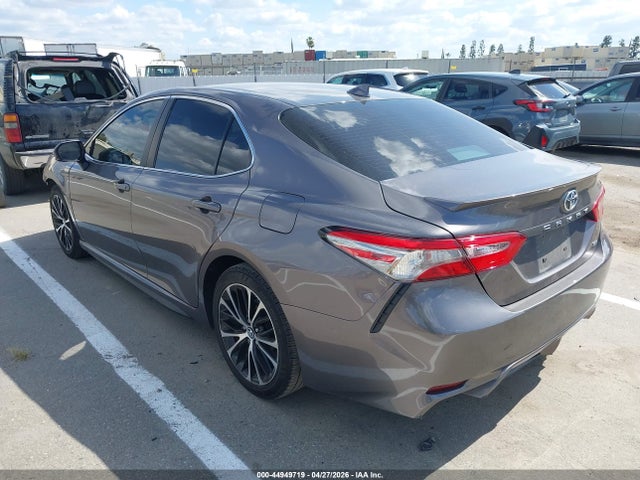 4T1B11HK3JU649119 Toyota CAMRY SE