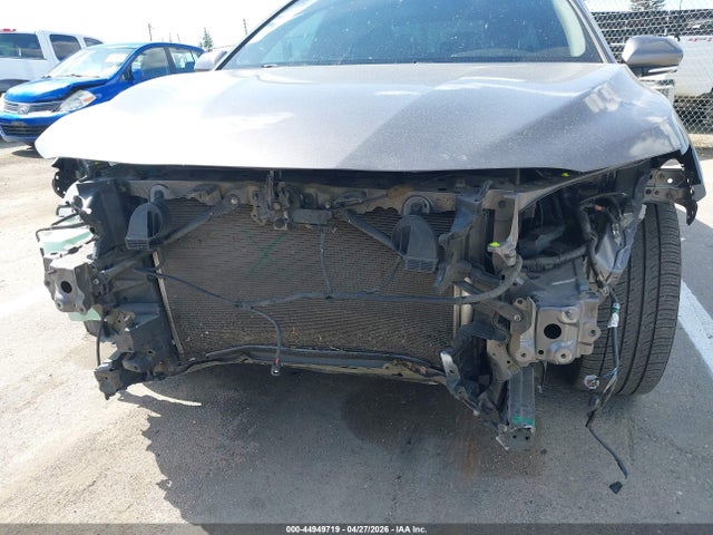4T1B11HK3JU649119 Toyota CAMRY SE