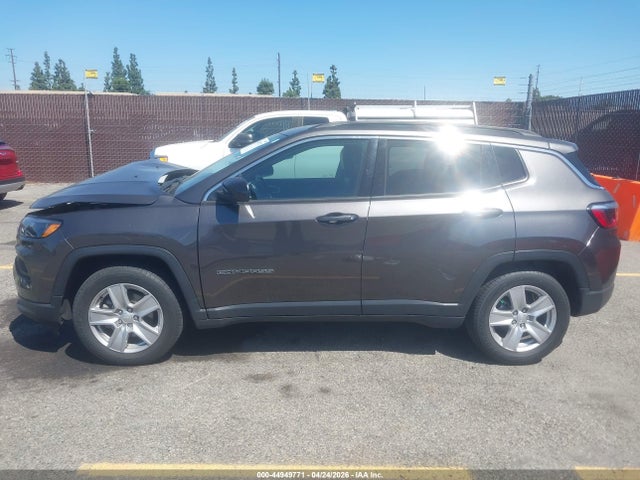 44949771 :رقم المزاد ، 3C4NJCBB0NT229016 vin ، 2022 Jeep Compass Latitude Fwd مزاد بيع