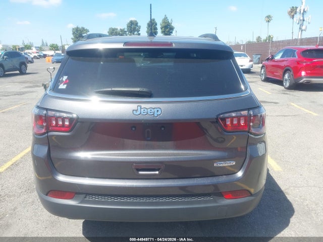 44949771 :رقم المزاد ، 3C4NJCBB0NT229016 vin ، 2022 Jeep Compass Latitude Fwd مزاد بيع