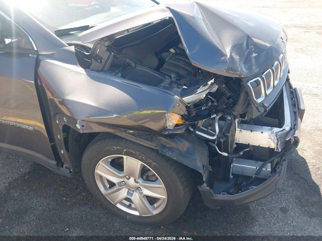 44949771 :رقم المزاد ، 3C4NJCBB0NT229016 vin ، 2022 Jeep Compass Latitude Fwd مزاد بيع