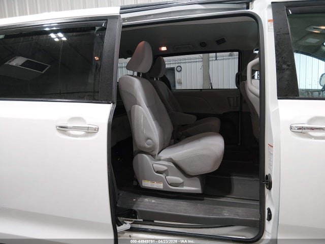 Продаж на аукціоні авто 2020 Toyota Sienna Le, vin: 5TDJZ3DC8LS246439, номер лоту: 44949791