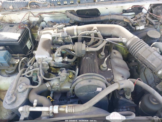 44949816 :رقم المزاد ، 2CNBJ1360T6908077 vin ، 1996 Geo Tracker مزاد بيع