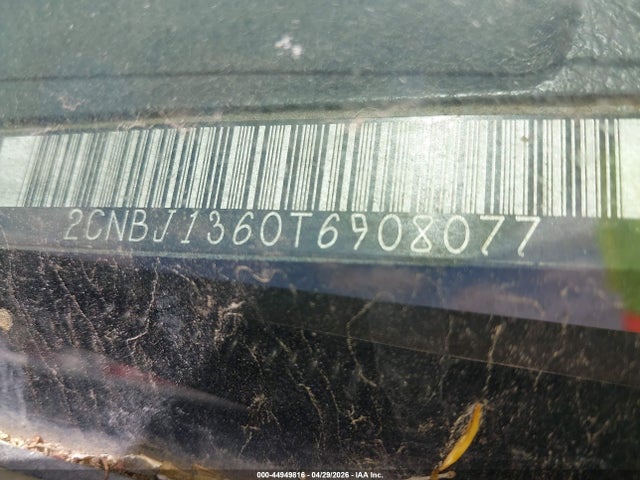 44949816 :رقم المزاد ، 2CNBJ1360T6908077 vin ، 1996 Geo Tracker مزاد بيع