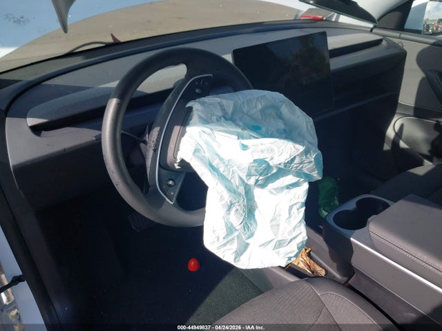 44949837 :رقم المزاد ، 7SAYGDEDXTA575293 vin ، 2026 Tesla Model Y Premium Rear-wheel Drive/standard Rear-wheel Drive مزاد بيع