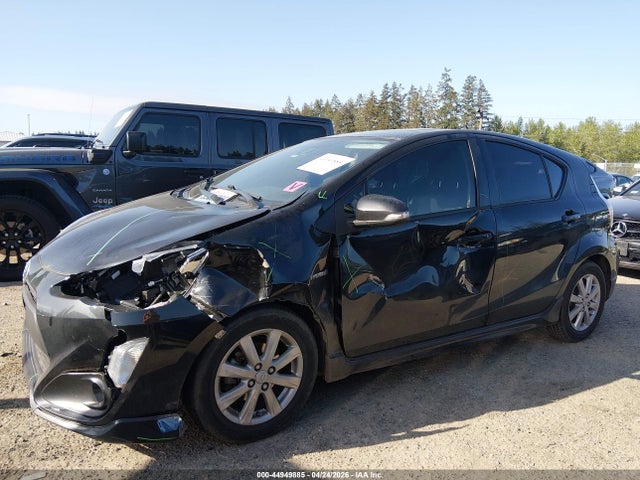 JTDKDTB31H1593055 Toyota Prius C Four