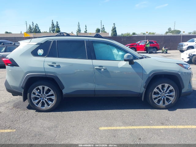 2022 Toyota Rav4 Xle Premium მანქანა იყიდება აუქციონზე, vin: 2T3C1RFV1NW218582, აუქციონის ნომერი: 44949910