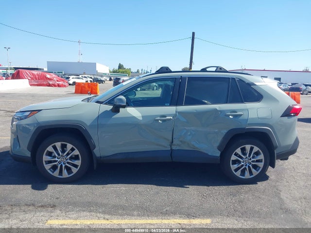 2022 Toyota Rav4 Xle Premium მანქანა იყიდება აუქციონზე, vin: 2T3C1RFV1NW218582, აუქციონის ნომერი: 44949910