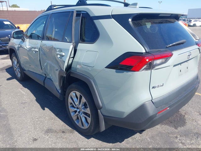 2022 Toyota Rav4 Xle Premium მანქანა იყიდება აუქციონზე, vin: 2T3C1RFV1NW218582, აუქციონის ნომერი: 44949910