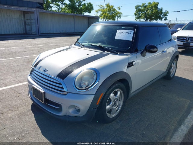 Продаж на аукціоні авто 2011 Mini Cooper, vin: WMWSU3C58BTX96095, номер лоту: 44949918