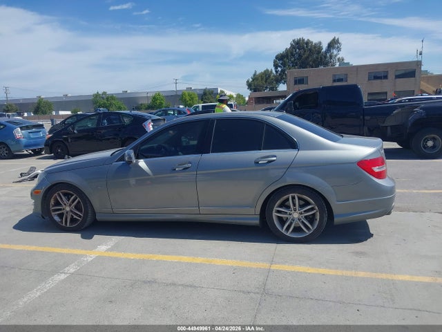 44949961 :رقم المزاد ، WDDGF4HB3CR208339 vin ، 2012 Mercedes-benz C 250 Sport مزاد بيع