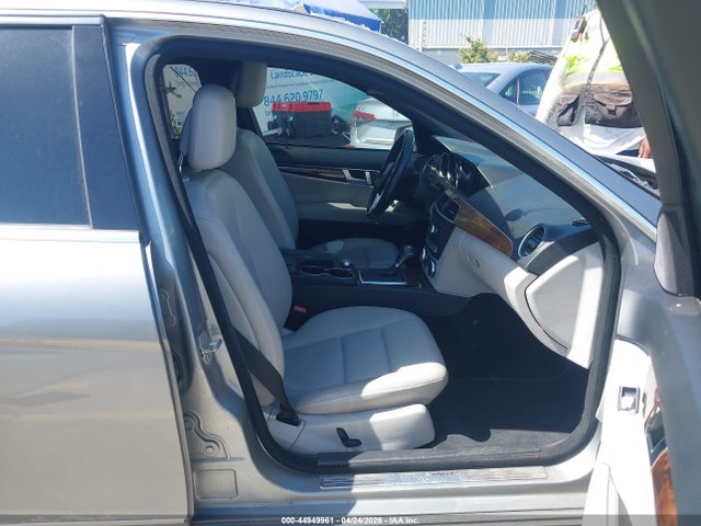 44949961 :رقم المزاد ، WDDGF4HB3CR208339 vin ، 2012 Mercedes-benz C 250 Sport مزاد بيع