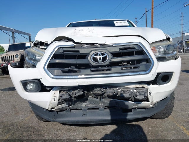 5TFAX5GN1GX066024 Toyota Tacoma Sr5