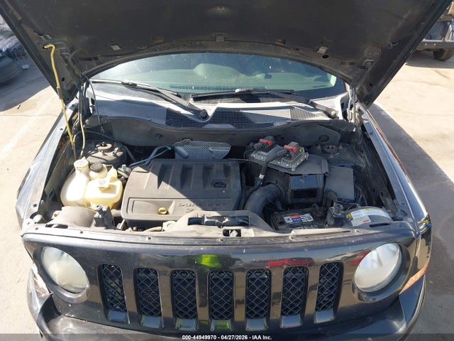 44949970 :رقم المزاد ، 1J4NT4GBXBD180718 vin ، 2011 Jeep Patriot Latitude X مزاد بيع
