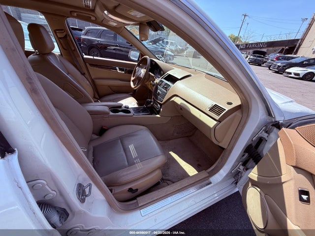 2008 Mercedes-benz C 300 Luxury 4matic/sport 4matic მანქანა იყიდება აუქციონზე, vin: WDDGF81X48F170173, აუქციონის ნომერი: 44950017