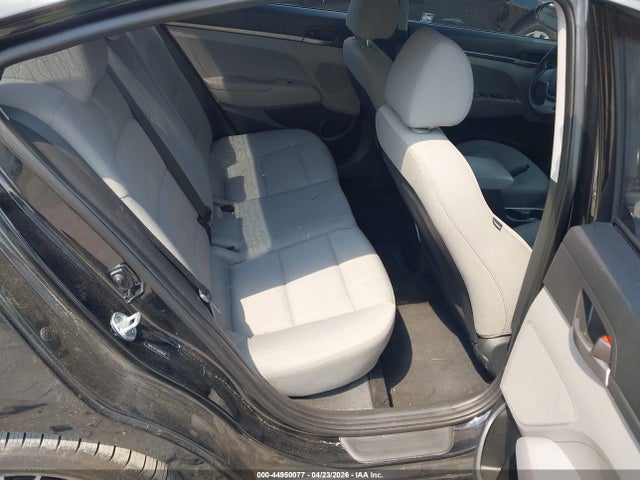 Продажа на аукционе авто 2018 Hyundai Elantra Se, vin: 5NPD74LF5JH281642, номер лота: 44950077