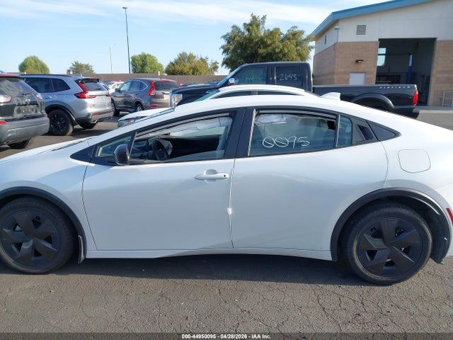 JTDACAAU4R3036479 Toyota Prius Le