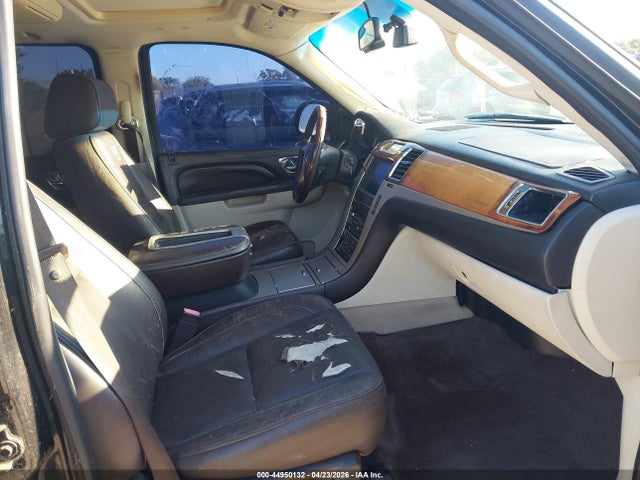 Продаж на аукціоні авто 2011 Cadillac Escalade Esv Platinum Edition, vin: 1GYS4KEF4BR163118, номер лоту: 44950132