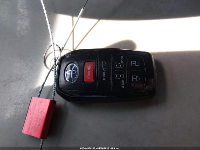 2024 Toyota Sienna Xse მანქანა იყიდება აუქციონზე, vin: 5TDXRKEC7RS181854, აუქციონის ნომერი: 44950138