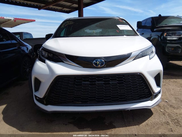 2024 Toyota Sienna Xse მანქანა იყიდება აუქციონზე, vin: 5TDXRKEC7RS181854, აუქციონის ნომერი: 44950138