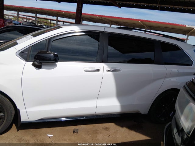 2024 Toyota Sienna Xse მანქანა იყიდება აუქციონზე, vin: 5TDXRKEC7RS181854, აუქციონის ნომერი: 44950138