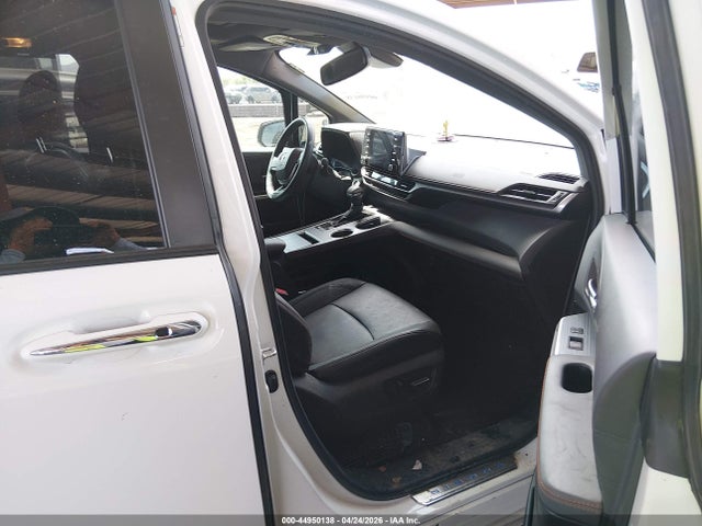 2024 Toyota Sienna Xse მანქანა იყიდება აუქციონზე, vin: 5TDXRKEC7RS181854, აუქციონის ნომერი: 44950138