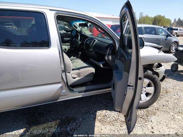 44950174 :رقم المزاد ، 3TMLU4EN2FM199846 vin ، 2015 Toyota Tacoma Base V6 مزاد بيع
