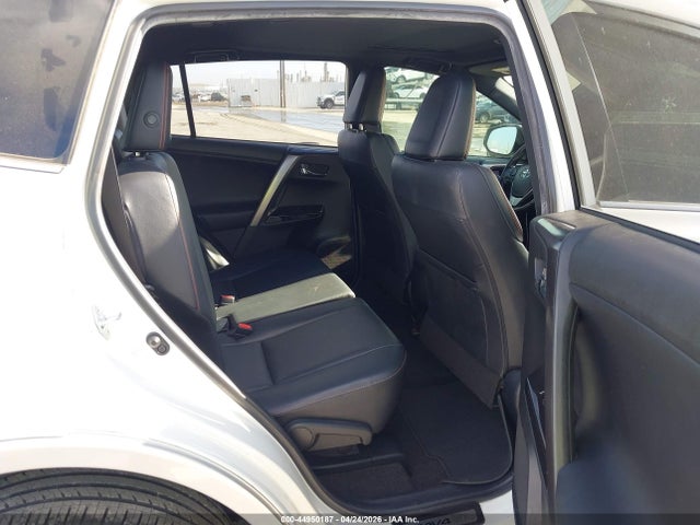 JTMNFREV1GJ063254 Toyota RAV4 SE