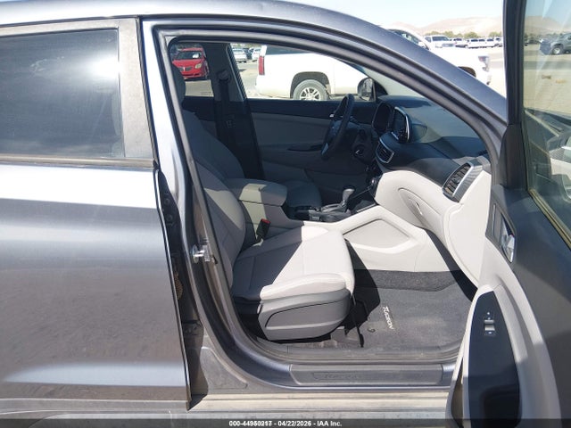 KM8J23A46MU297044 Hyundai TUCSON SE