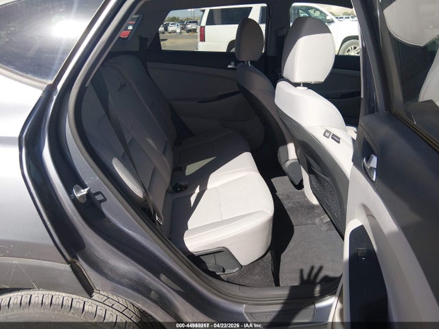 KM8J23A46MU297044 Hyundai TUCSON SE