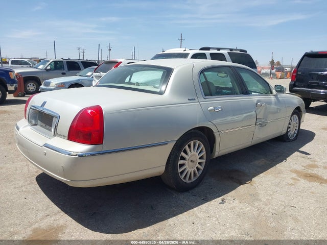 Продаж на аукціоні авто 2005 Lincoln Town Car Signature, vin: 1LNHM81W75Y667533, номер лоту: 44950235