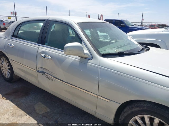 Продаж на аукціоні авто 2005 Lincoln Town Car Signature, vin: 1LNHM81W75Y667533, номер лоту: 44950235