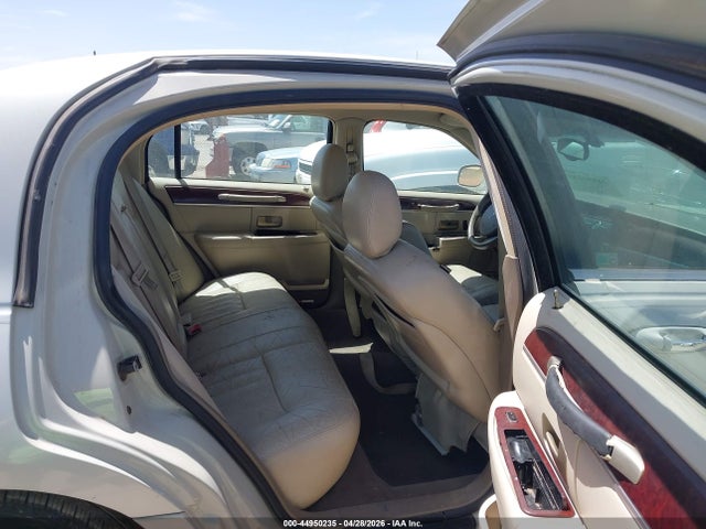 Продаж на аукціоні авто 2005 Lincoln Town Car Signature, vin: 1LNHM81W75Y667533, номер лоту: 44950235