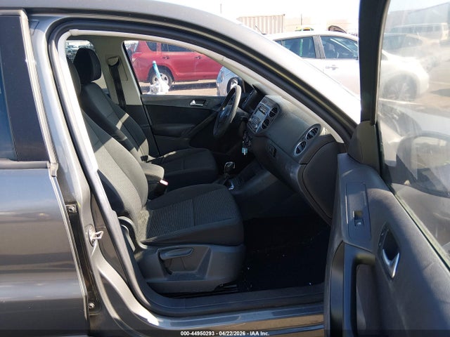 2012 Volkswagen Tiguan S მანქანა იყიდება აუქციონზე, vin: WVGAV7AX9CW076047, აუქციონის ნომერი: 44950293