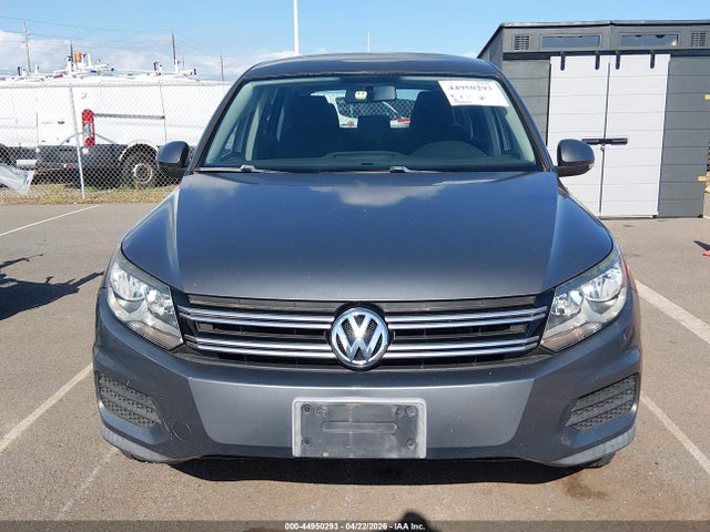 2012 Volkswagen Tiguan S მანქანა იყიდება აუქციონზე, vin: WVGAV7AX9CW076047, აუქციონის ნომერი: 44950293