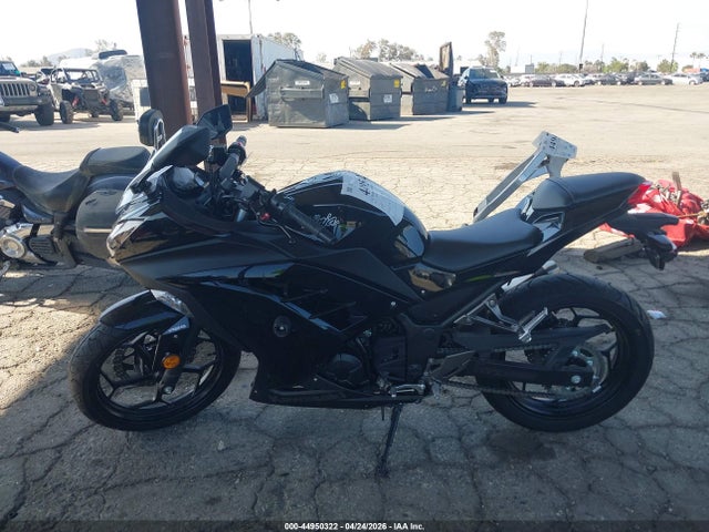 Kawasaki Ex300 B 2014 JKAEX8B10EA006415 Image 14