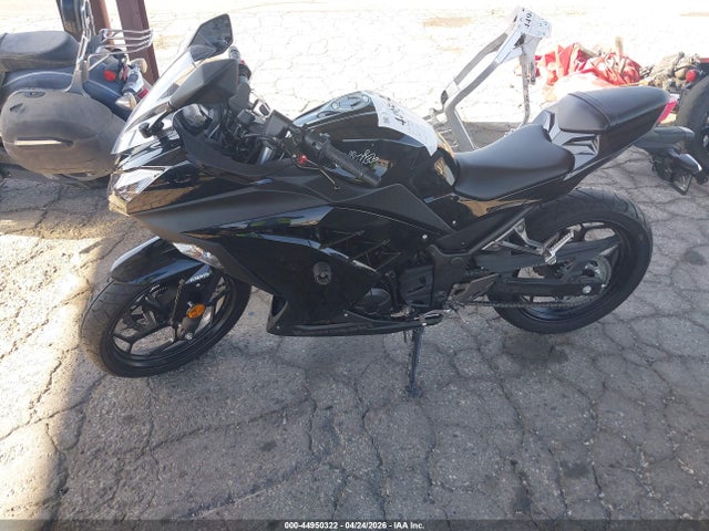 Kawasaki Ex300 B 2014 JKAEX8B10EA006415 Image 2