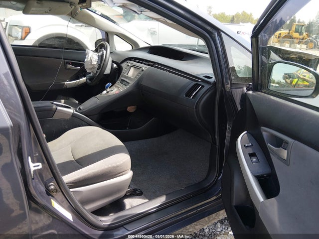 JTDKN3DU3F0439694 Toyota Prius Two