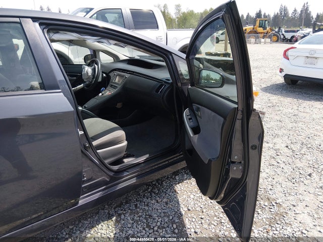 JTDKN3DU3F0439694 Toyota Prius Two