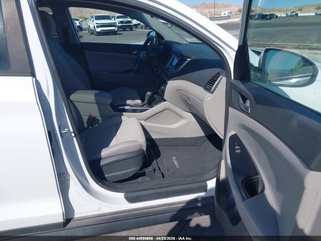KM8J23A43JU710470 Hyundai TUCSON SE