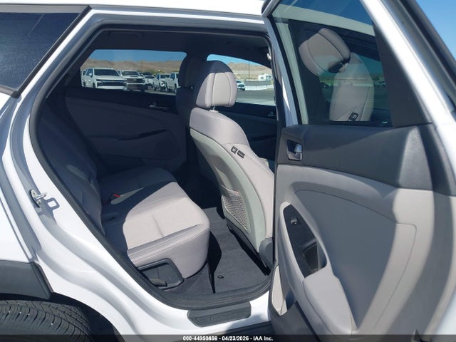 KM8J23A43JU710470 Hyundai TUCSON SE