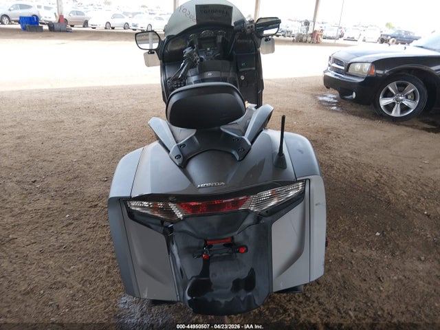 Продаж на аукціоні авто 2015 Honda Gl1800 B, vin: JH2SC684XFK200690, номер лоту: 44950507