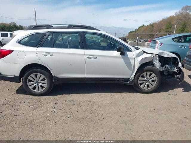 44950698 :رقم المزاد ، 4S4BSABC7K3347516 vin ، 2019 Subaru Outback 2.5i مزاد بيع