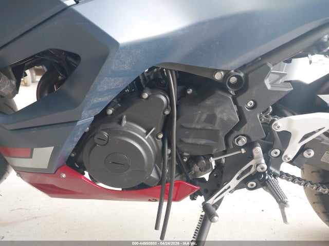 44950800 :رقم المزاد ، ML5EXGJ10TDA81285 vin ، 2026 Kawasaki Ex500 A/b مزاد بيع